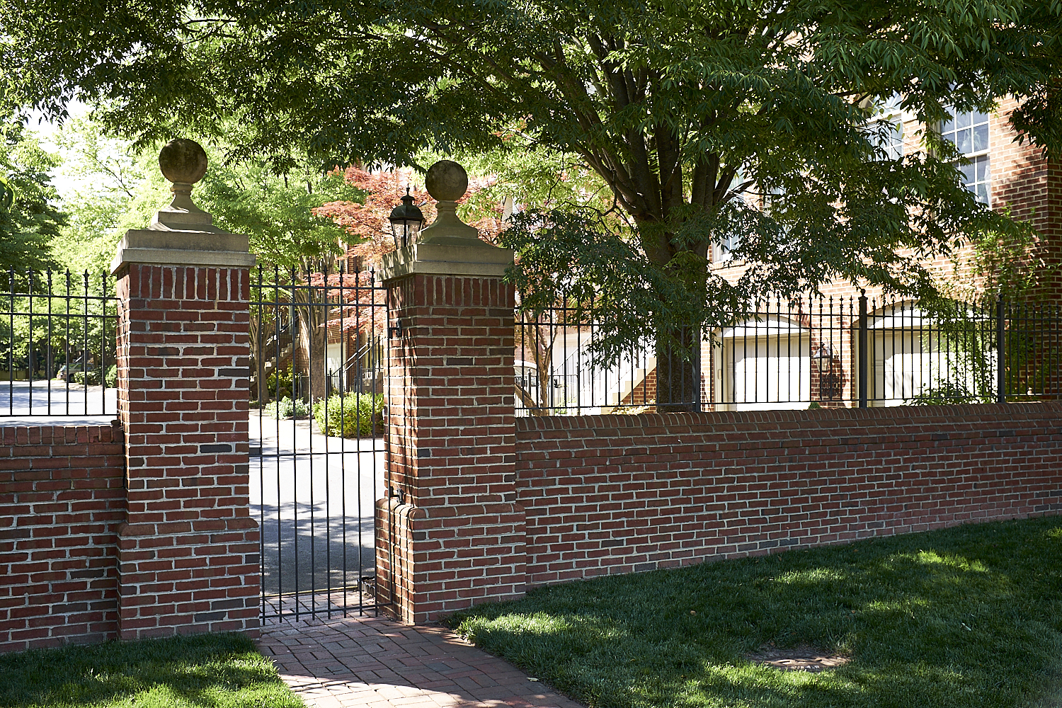 Walking Around Fairfax