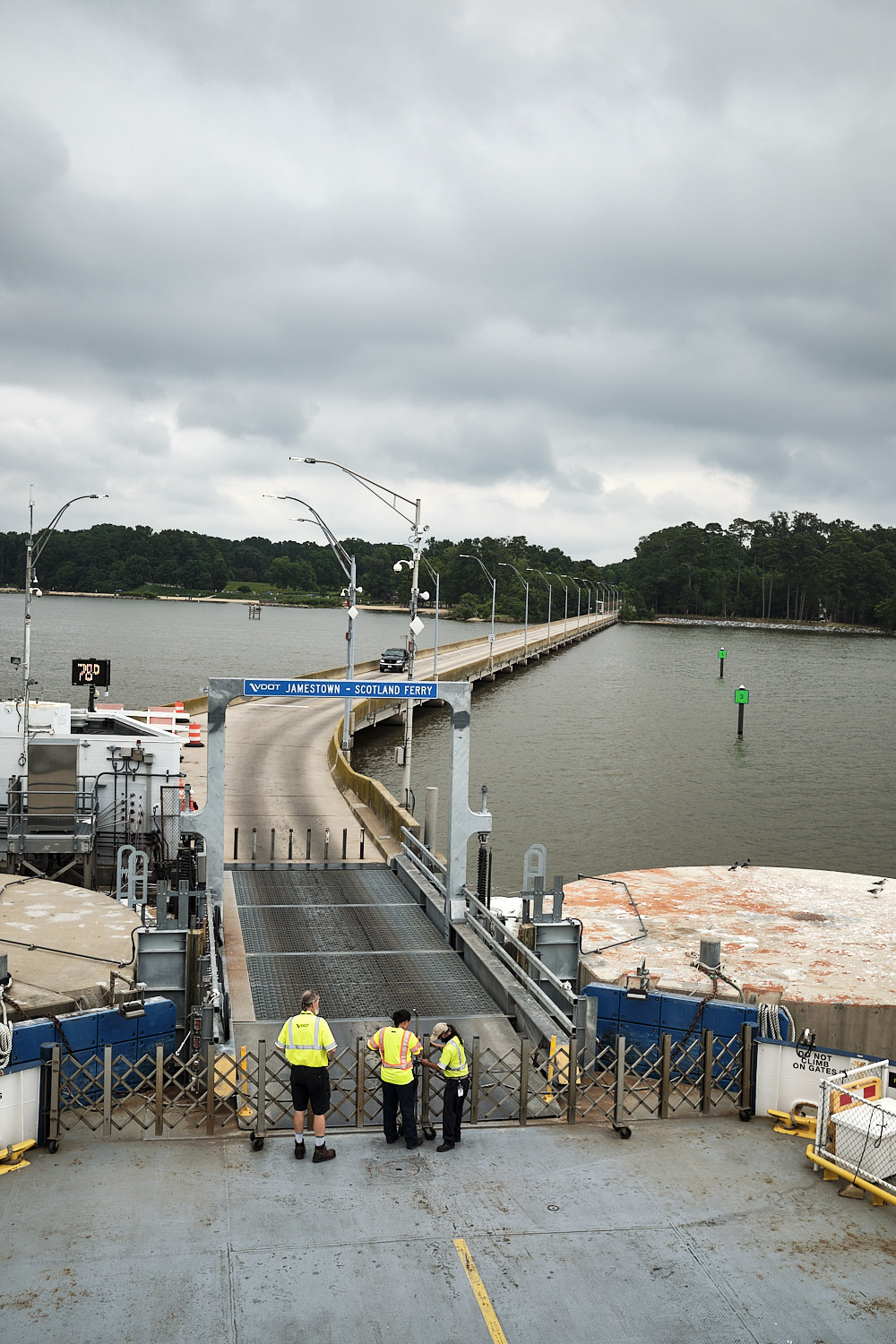 Jamestown-Scotland Ferry