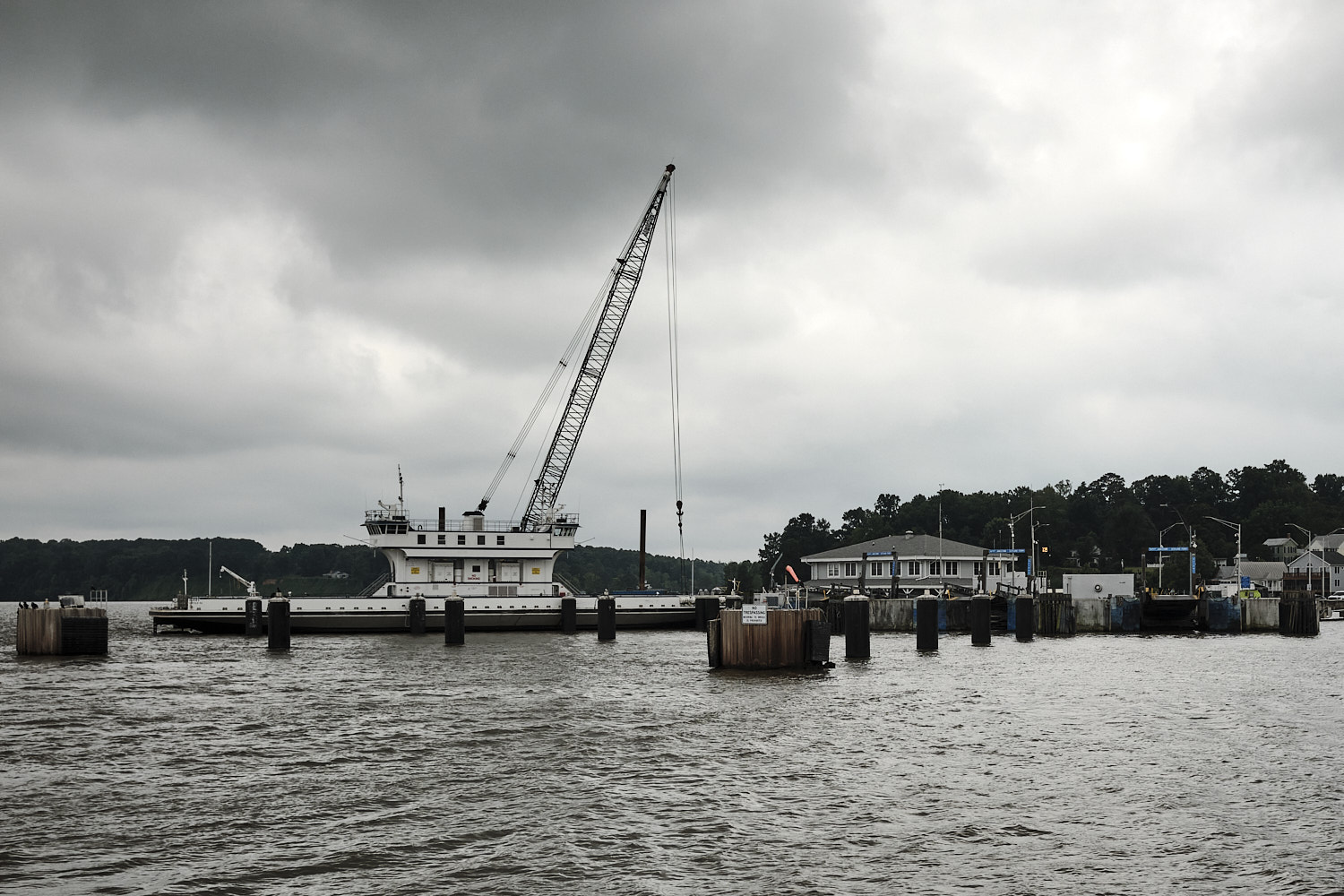 Jamestown-Scotland Ferry