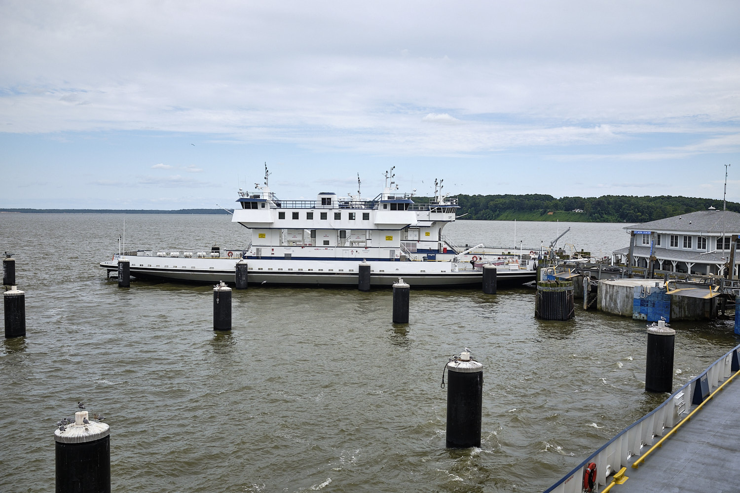Jamestown-Scotland Ferry