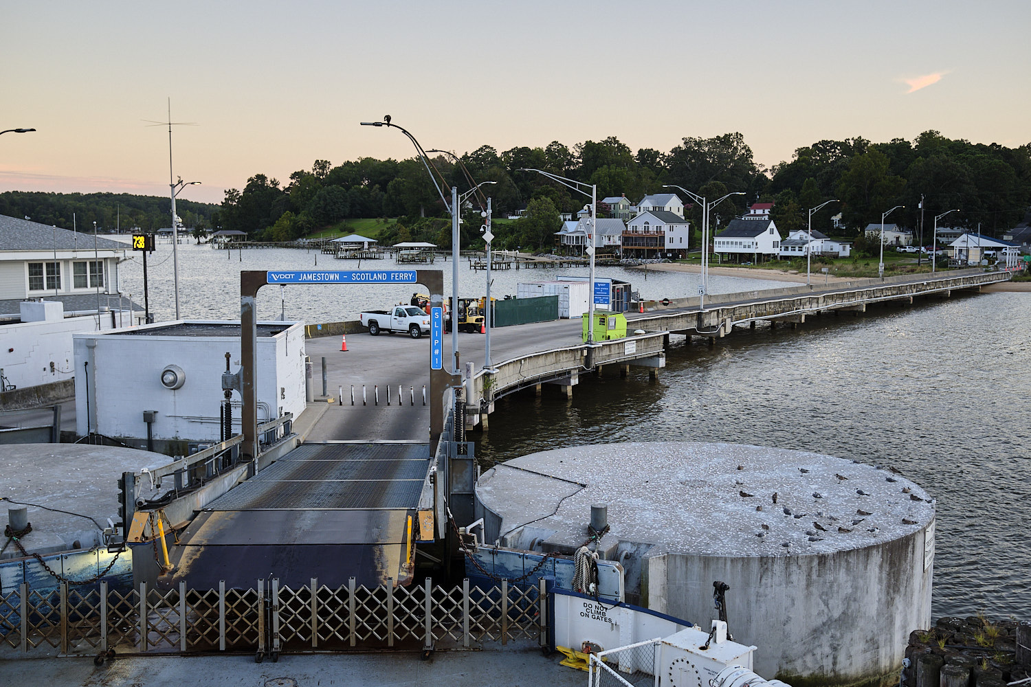 Jamestown-Scotland Ferry