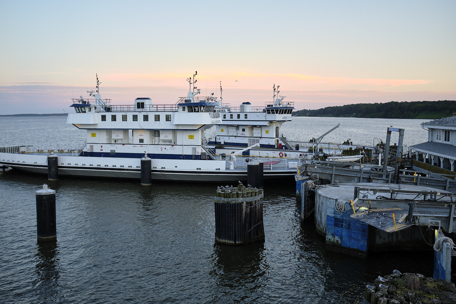 Jamestown-Scotland Ferry