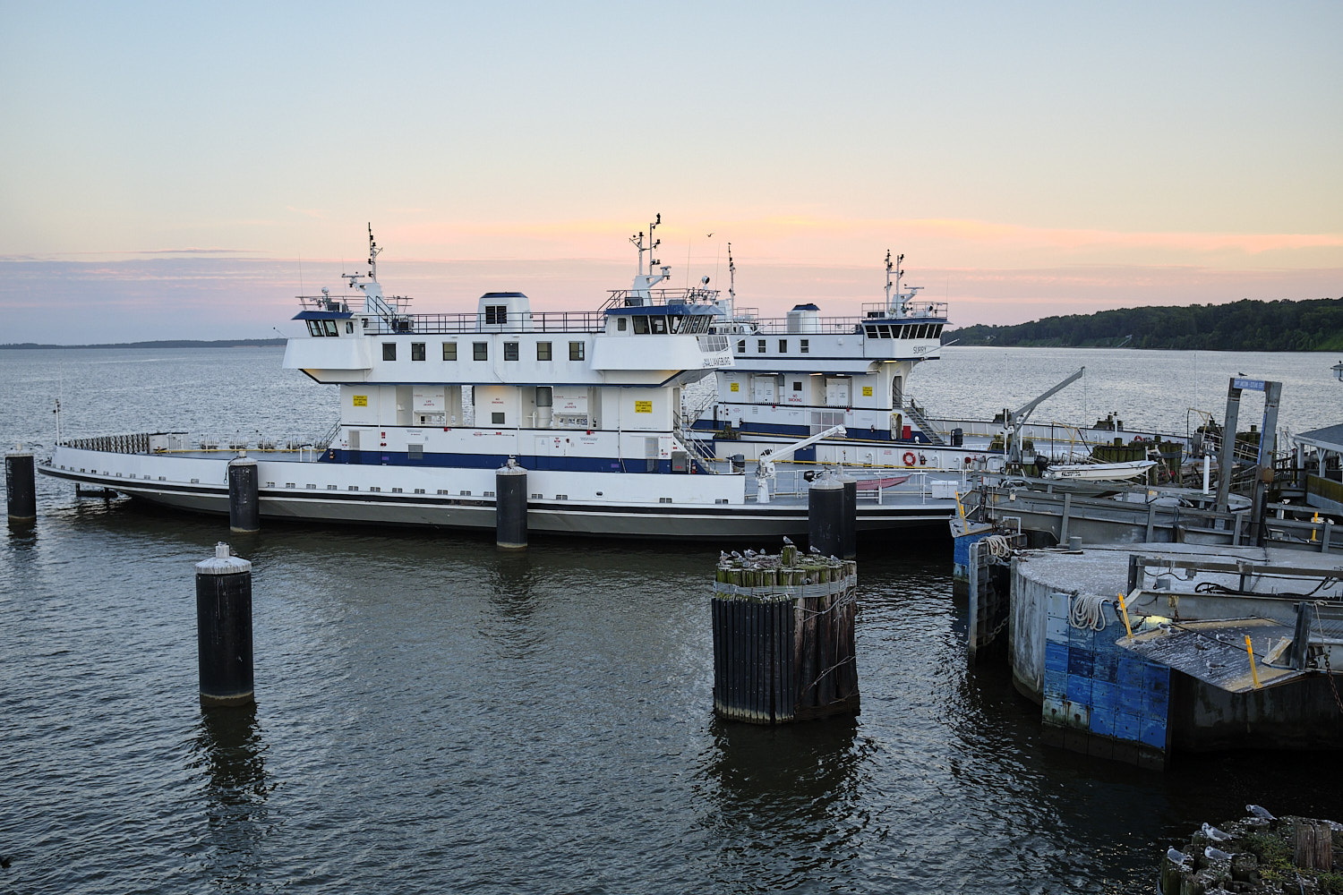 Jamestown-Scotland Ferry