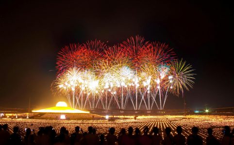 people watching fireworks